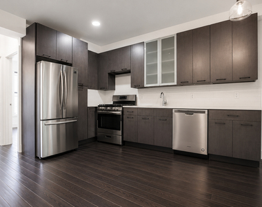 807 Quincy Street - Photo Thumbnail 2