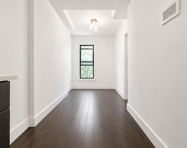 807 Quincy Street - Photo Thumbnail 4