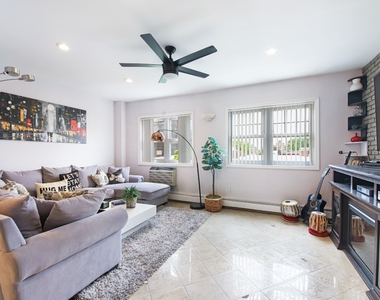 11-55 Welling Court - Photo Thumbnail 1