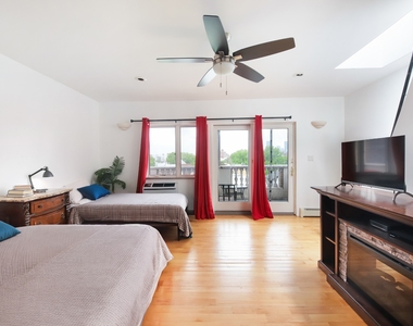 11-55 Welling Court - Photo Thumbnail 4