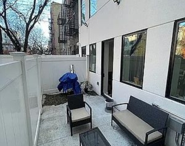 727 Dekalb Avenue - Photo Thumbnail 7