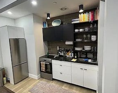 727 Dekalb Avenue - Photo Thumbnail 5