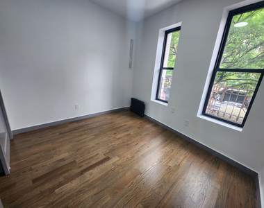660 West 180th Street - Photo Thumbnail 2
