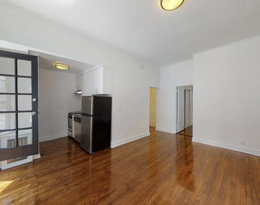 961 Lexington Avenue - Photo Thumbnail 4