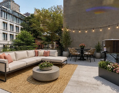 961 Lexington Avenue - Photo Thumbnail 7