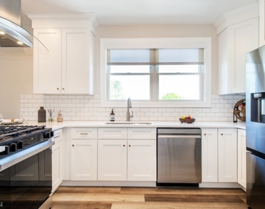 246 Main St - Photo Thumbnail 5