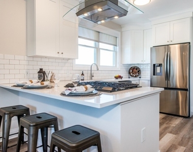 246 Main St - Photo Thumbnail 8