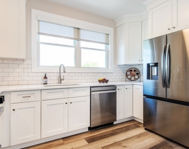 246 Main St - Photo Thumbnail 6