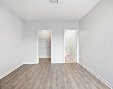 175 Morris St - Photo Thumbnail 16
