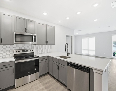 175 Morris St - Photo Thumbnail 5