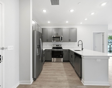 175 Morris St - Photo Thumbnail 3