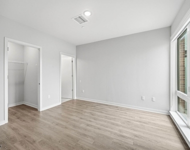 175 Morris St - Photo Thumbnail 15