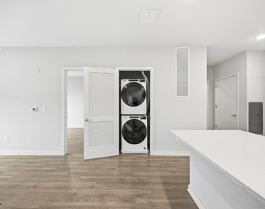 175 Morris St - Photo Thumbnail 9