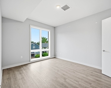 175 Morris St - Photo Thumbnail 18