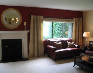 147 Castle Ridge Dr - Photo Thumbnail 6