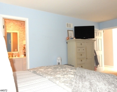 51 Edinborough Ct. - Photo Thumbnail 10
