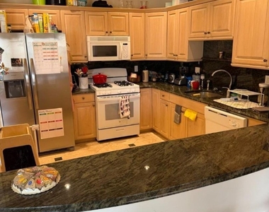 101 Summerhill Dr - Photo Thumbnail 4