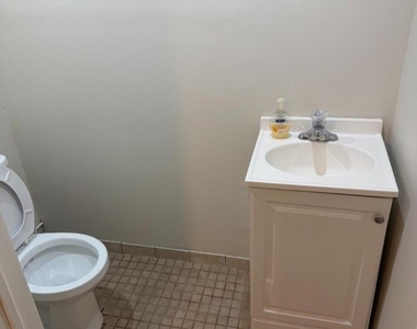 101 Summerhill Dr - Photo Thumbnail 11