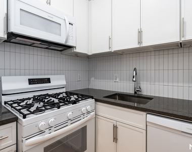 160 Johnson Ave 11206 - Photo Thumbnail 7
