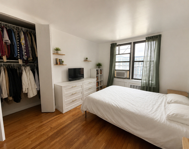 252 Clarkson Avenue - Photo Thumbnail 7