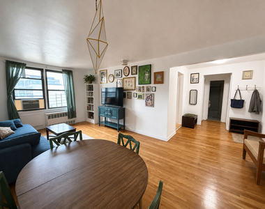 252 Clarkson Avenue - Photo Thumbnail 2
