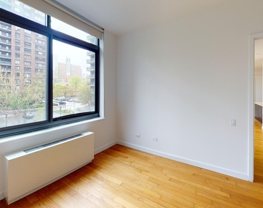 808 Columbus Ave - Photo Thumbnail 4