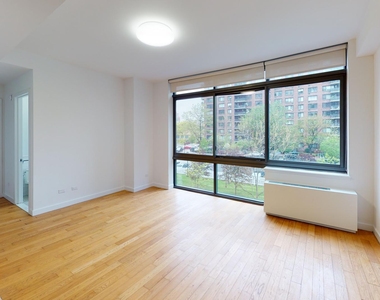 808 Columbus Ave - Photo Thumbnail 2