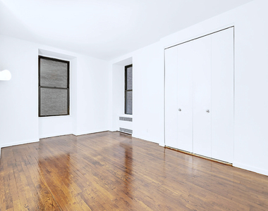 Madison Avenue - Photo Thumbnail 2