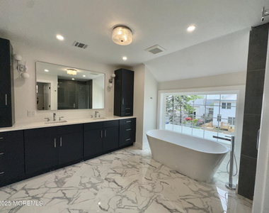 169 Chelsea Avenue - Photo Thumbnail 14