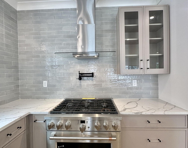 169 Chelsea Avenue - Photo Thumbnail 5
