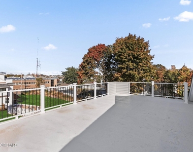 169 Chelsea Avenue - Photo Thumbnail 19