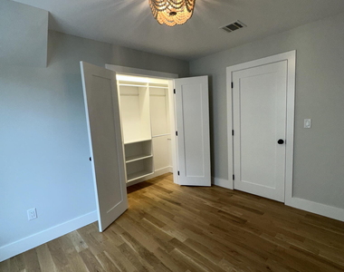 169 Chelsea Avenue - Photo Thumbnail 11