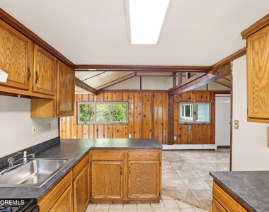 22 Central Avenue - Photo Thumbnail 3