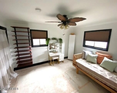 1641 Elm Avenue - Photo Thumbnail 9
