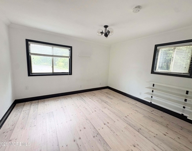 1641 Elm Avenue - Photo Thumbnail 21