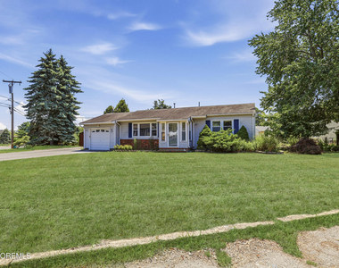 319 Nautilus Boulevard - Photo Thumbnail 1