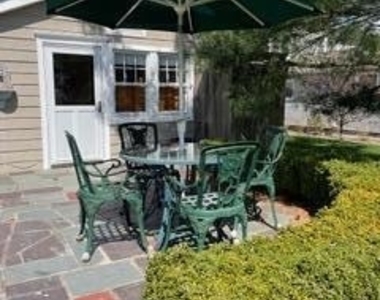 214 Howe Street - Photo Thumbnail 15
