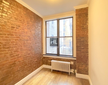 East 13th Street - Photo Thumbnail 4