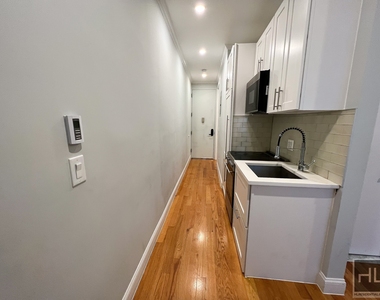 East 80th Street - Photo Thumbnail 1