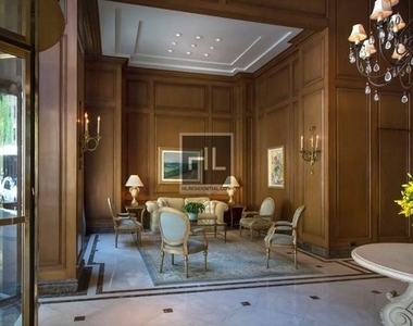 East 79th Street - Photo Thumbnail 2