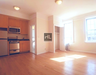 West 13 Street - Photo Thumbnail 2