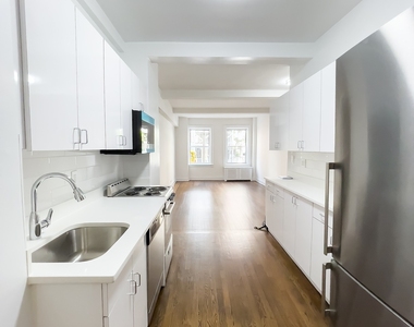 East 37 Street - Photo Thumbnail 9