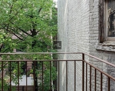Mott Street - Photo Thumbnail 1