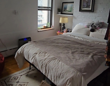Washington Place - Photo Thumbnail 1
