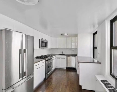 East 63 Street - Photo Thumbnail 3