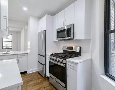 West 68 Street - Photo Thumbnail 3
