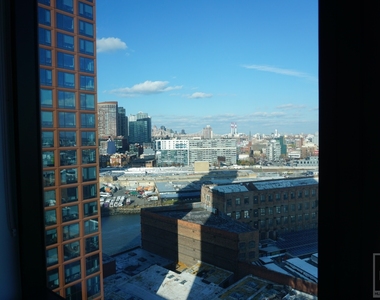 Commercial Street - Photo Thumbnail 6