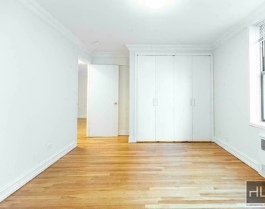 West 13 Street - Photo Thumbnail 4