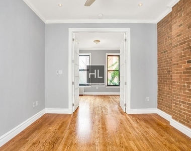 Tenth Avenue - Photo Thumbnail 3