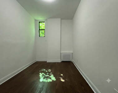 West 68 Street - Photo Thumbnail 3